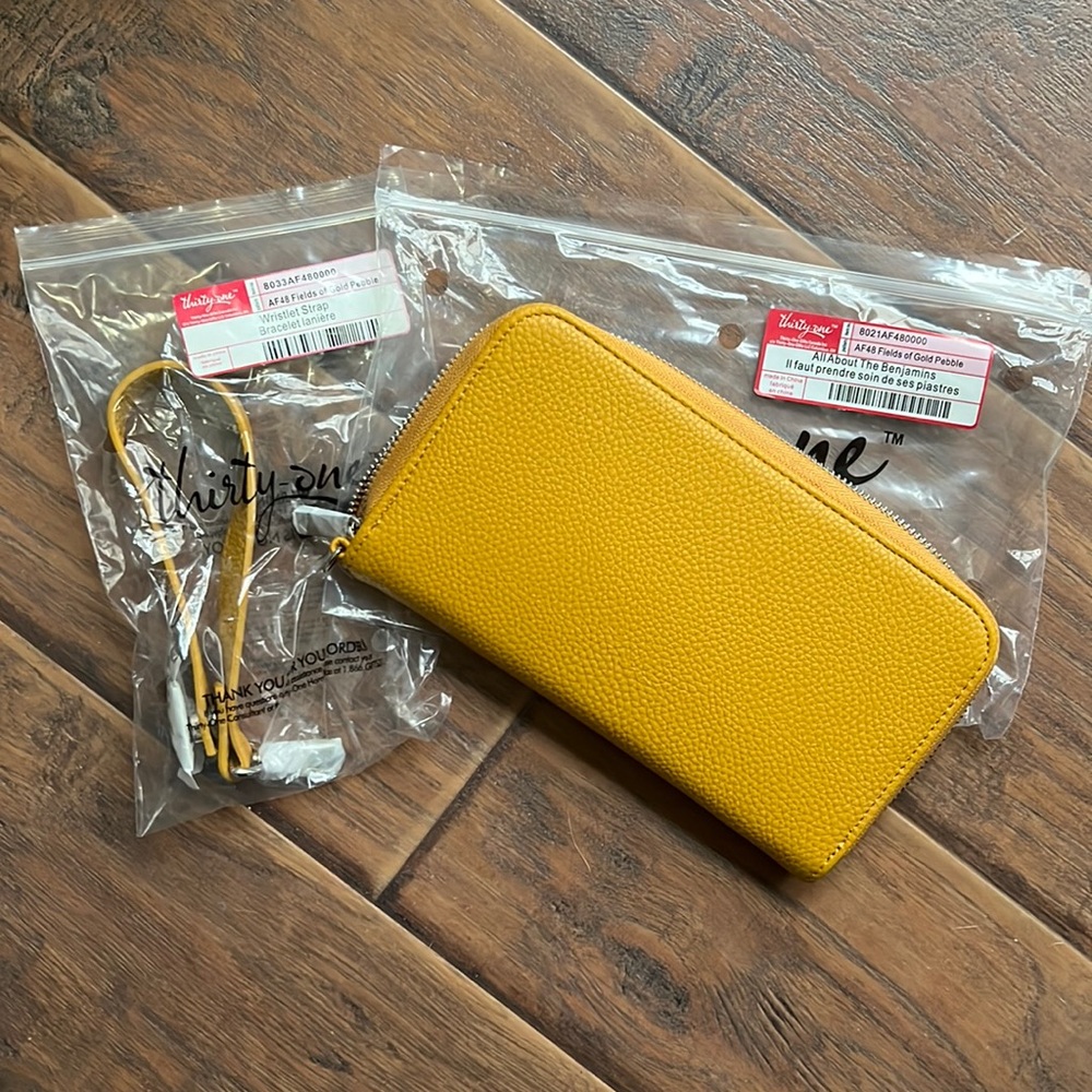 Thirty-One All About the Benjamin’s Wallet NWT  Gold Pebble  w/ strap